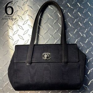Chanel Vintage Sac Classique Mini In Black